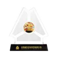單位職工退休紀念功勛人物獎杯公司上市紀念盤擺件水晶鑲嵌金銀幣